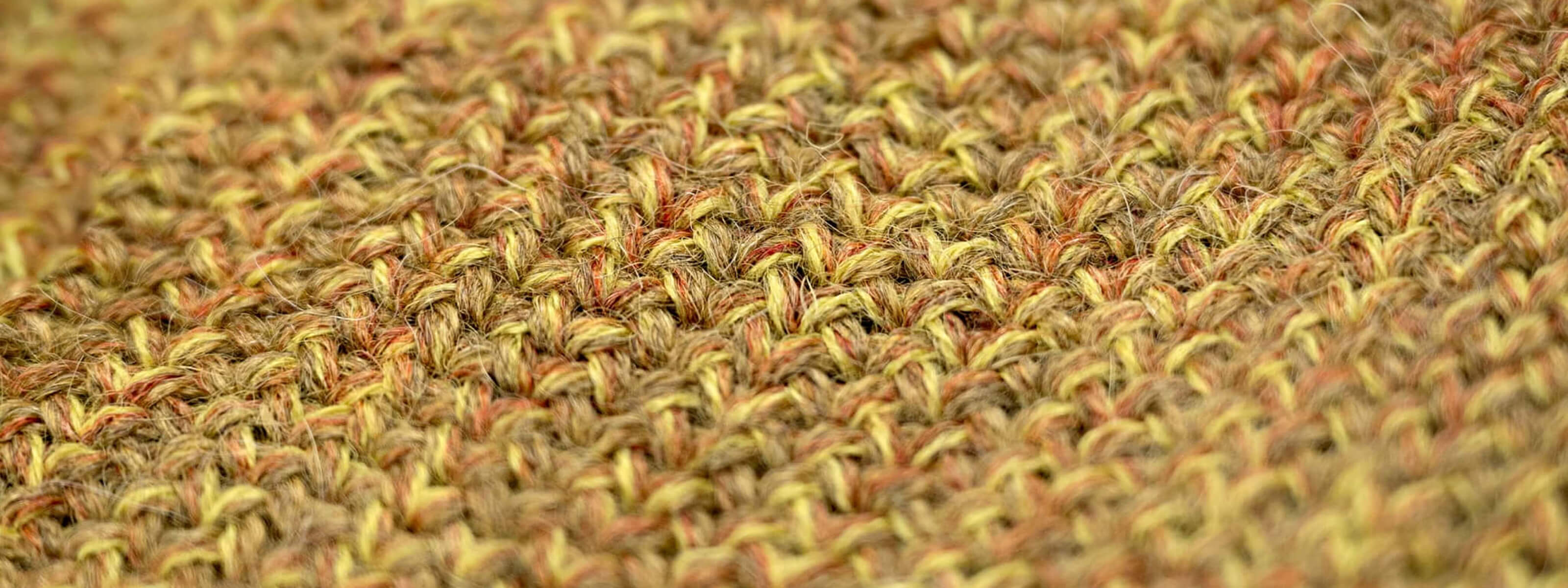 Alpaka Beanie senfgelb von Alpakin Textil nah