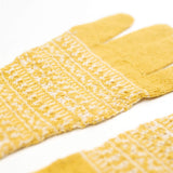 Dünne Alpaka Handschuhe für Damen und Herren von Alpakin mit Alpaka-Muster in gelb Musterung