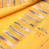 Alpaka Schal für Damen von Alpakin mit  Edelweiß Muster in gelb Musterung