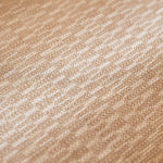 Nahaufnahme Textil des beigen Alpaka Seide Schals von Alpakin