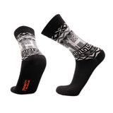 Alpaka Socken mit Alpaka Motiv für Damen und Herren von Alpakin in schwarz