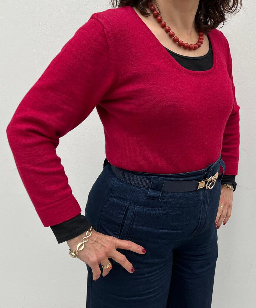 Kundenbewertung Katrin Bayerle aus München trägt Pullover Una von Alpakin in rot