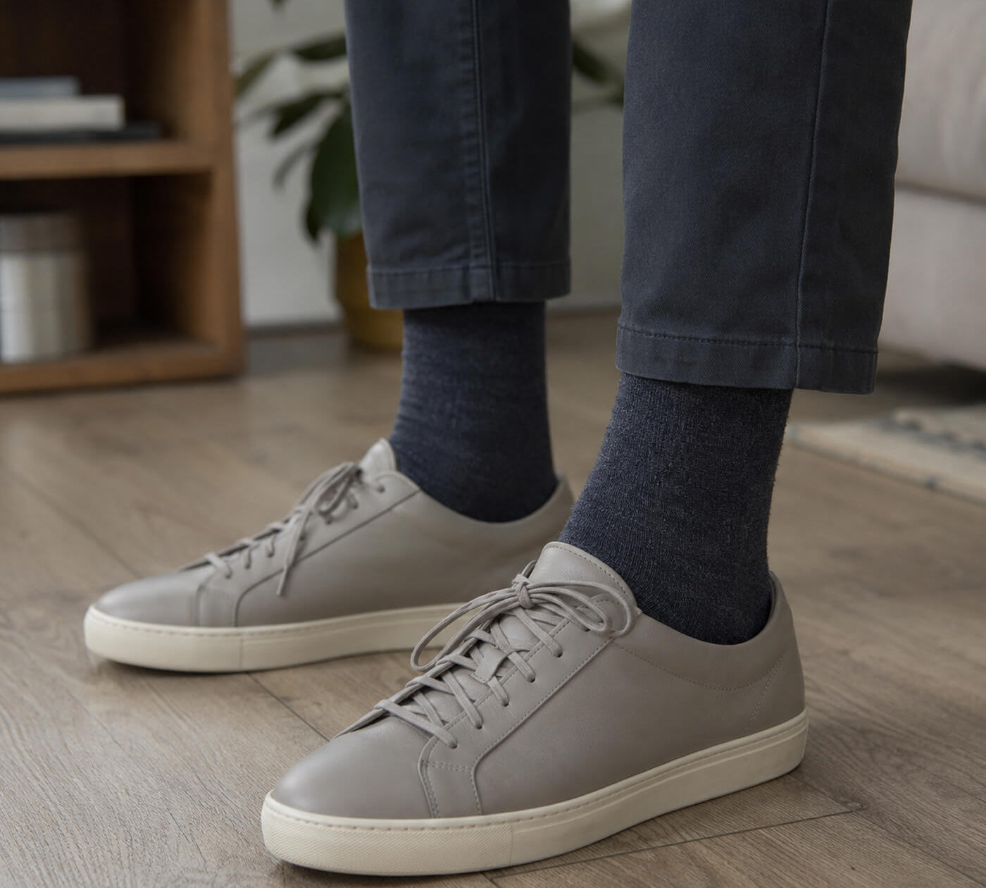 Warme Alpaka Thermosocken im Freizeitlook mit Jeans und Sneaker