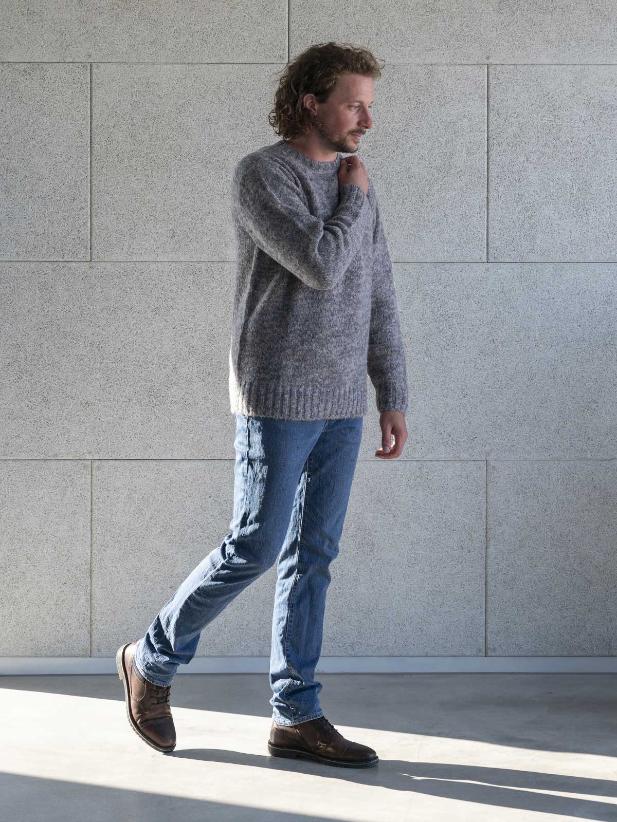 Sanftes Textil des warmen Chikan Alpaka Wollpullovers für Herren - Mobile Version