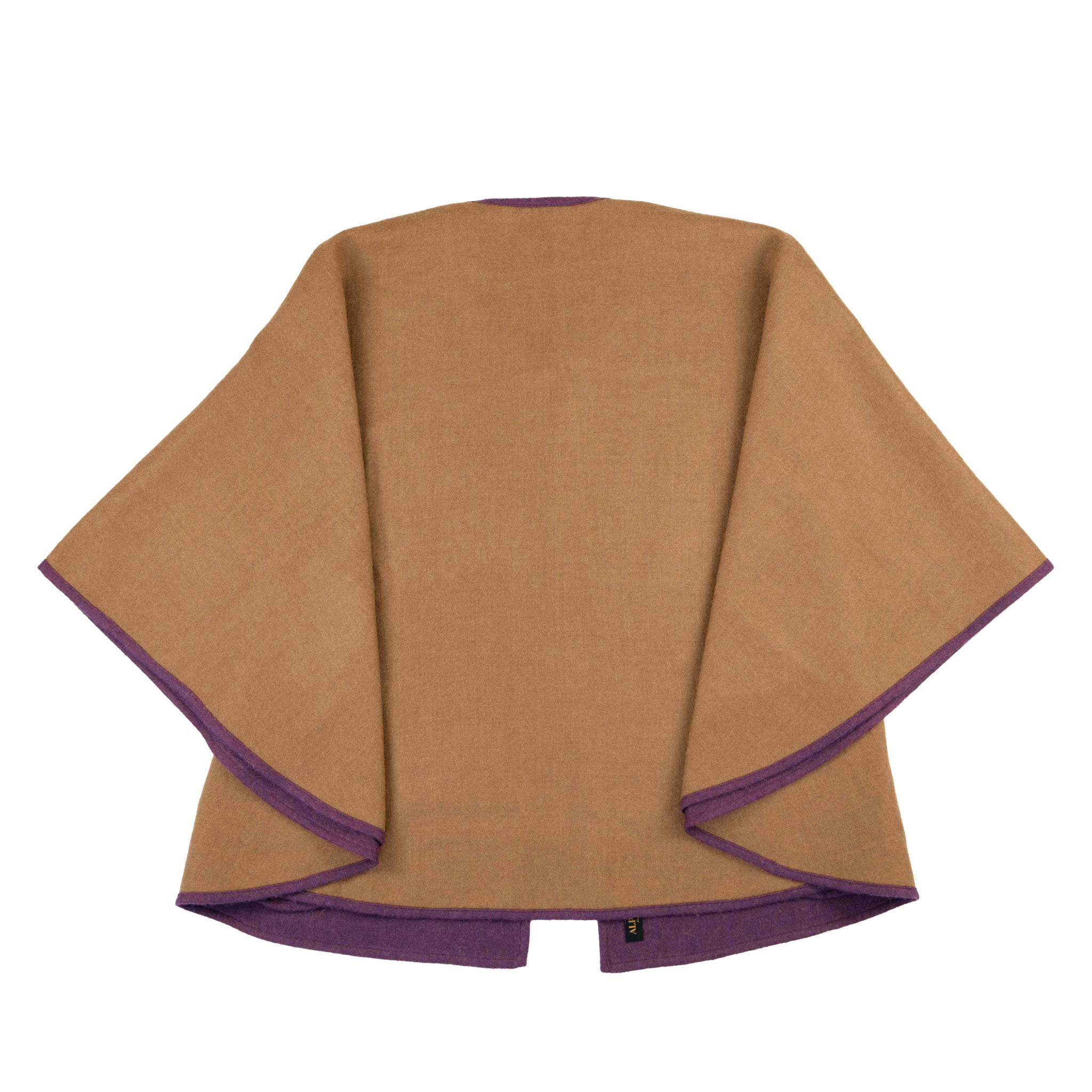 ORO Alpaka Wendeponcho für Damen von Alpakin in gold von hinten