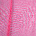 Weiches Textil ohne Kratzen des Premium Babyalpaka Schals mit Fischgrätenmuster in pink