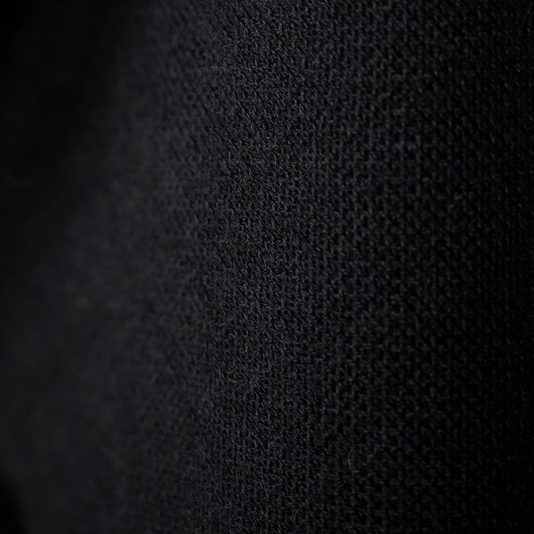Alpaka Poncho mit Kragen für Herren Puma in schwarz von Alpakin Textil