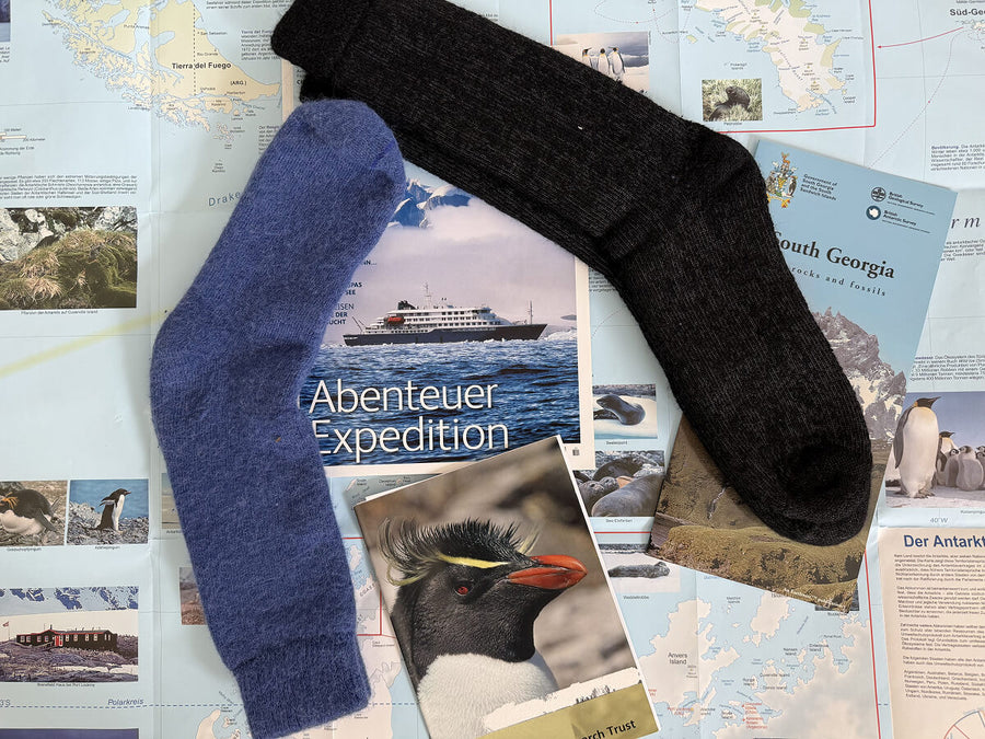 Warme Alpaka Socken und Informationsmaterial zur Reisevorbereitung in die Antarktis